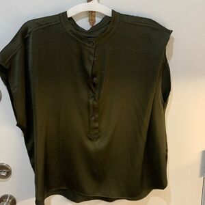Banana Republic short sleeve shinny olive color blouse